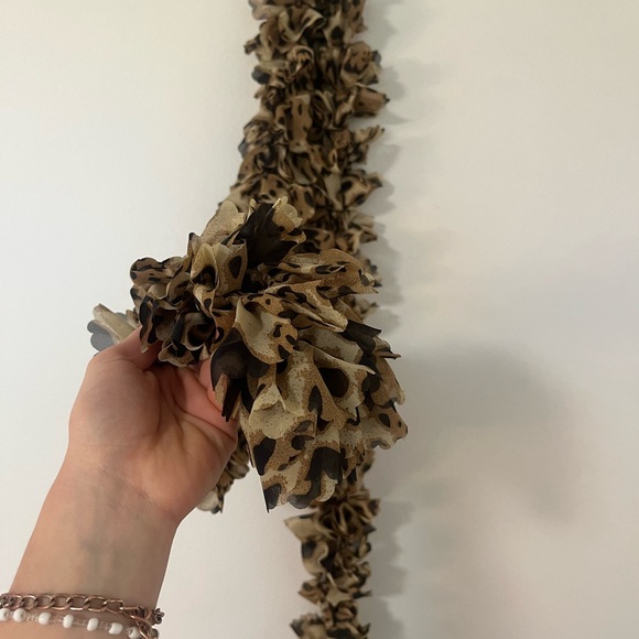 Leopard Print Ruffle Scarf - Picture 2 of 5